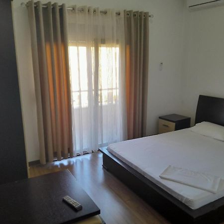 Hotel Yjet Pogradec Exteriör bild