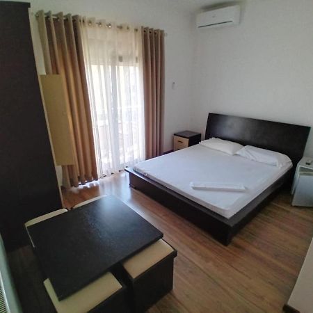 Hotel Yjet Pogradec Exteriör bild