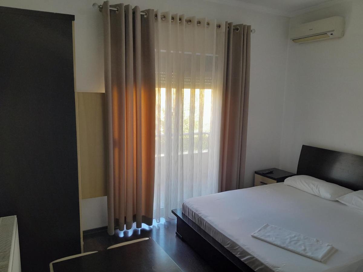 Hotel Yjet Pogradec Exteriör bild