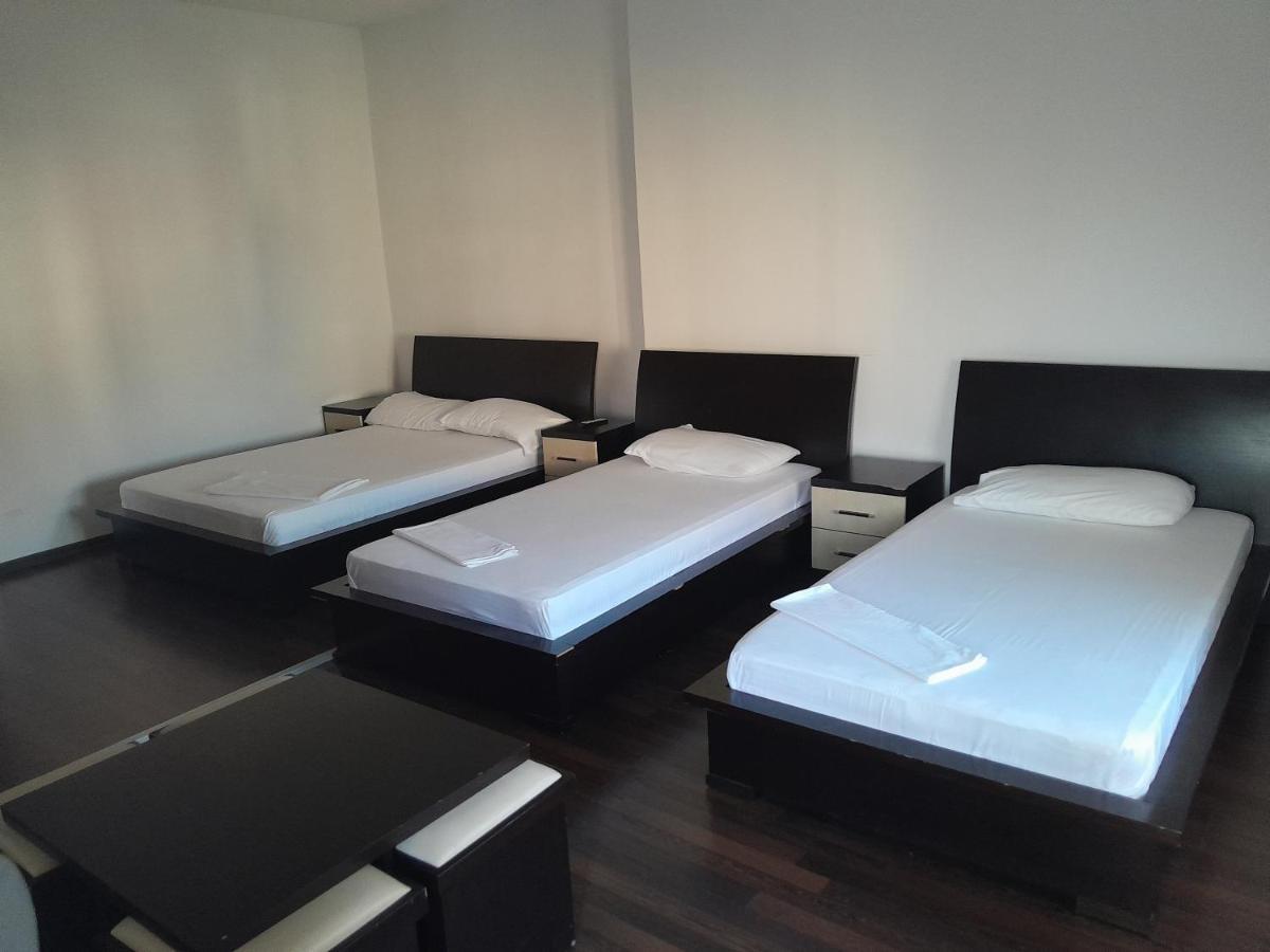 Hotel Yjet Pogradec Exteriör bild